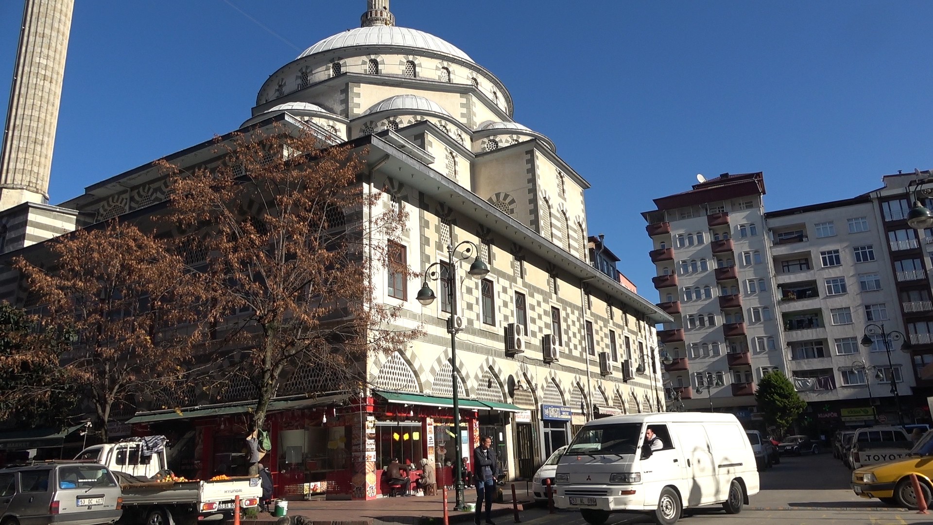 Rize'de tehdit altındaki caminin güçlendirilmesine ‘Ticarethane’ engeli