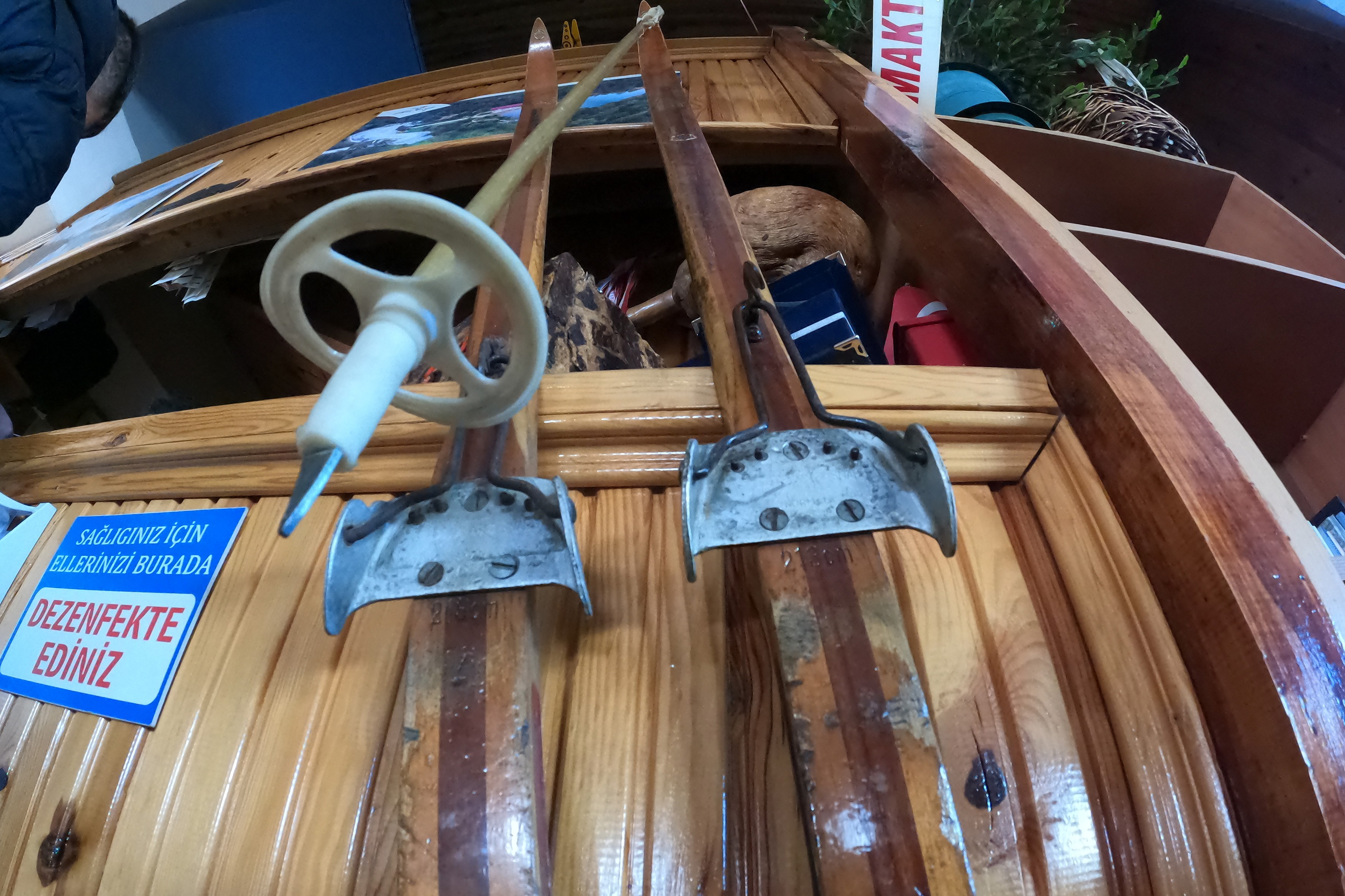 yarım asırlık kayak takımına gözü gibi bakıyorlar