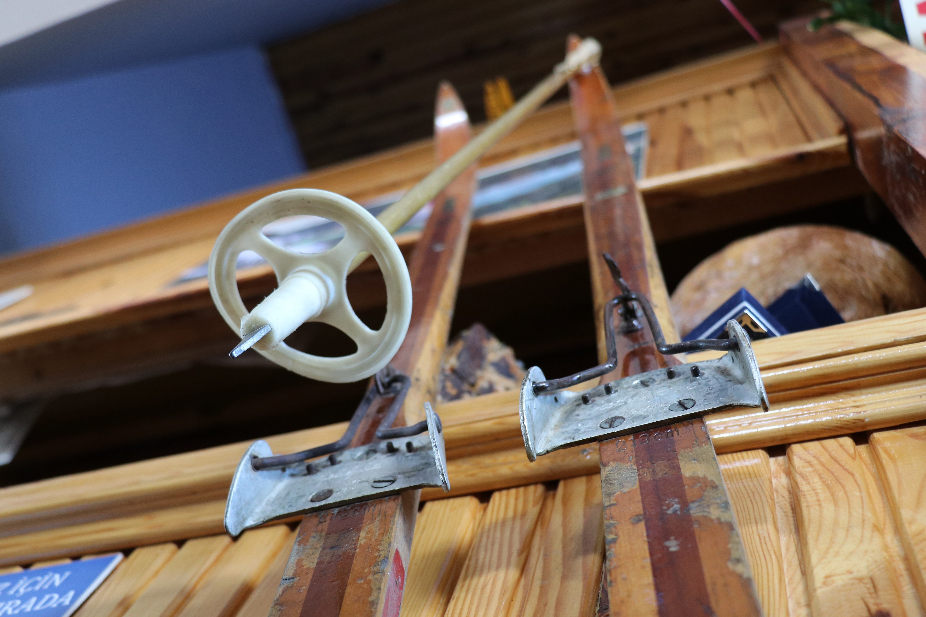 Gümüşhane'de yarım asırlık kayak takımına gözü gibi bakıyorlar