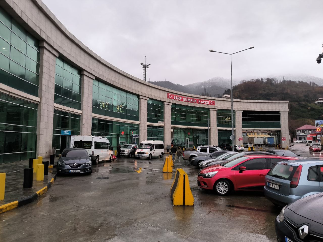 Gelen zammın ardından Sarp Sınır Kapısı'ndaki yoğunluk sona erdi