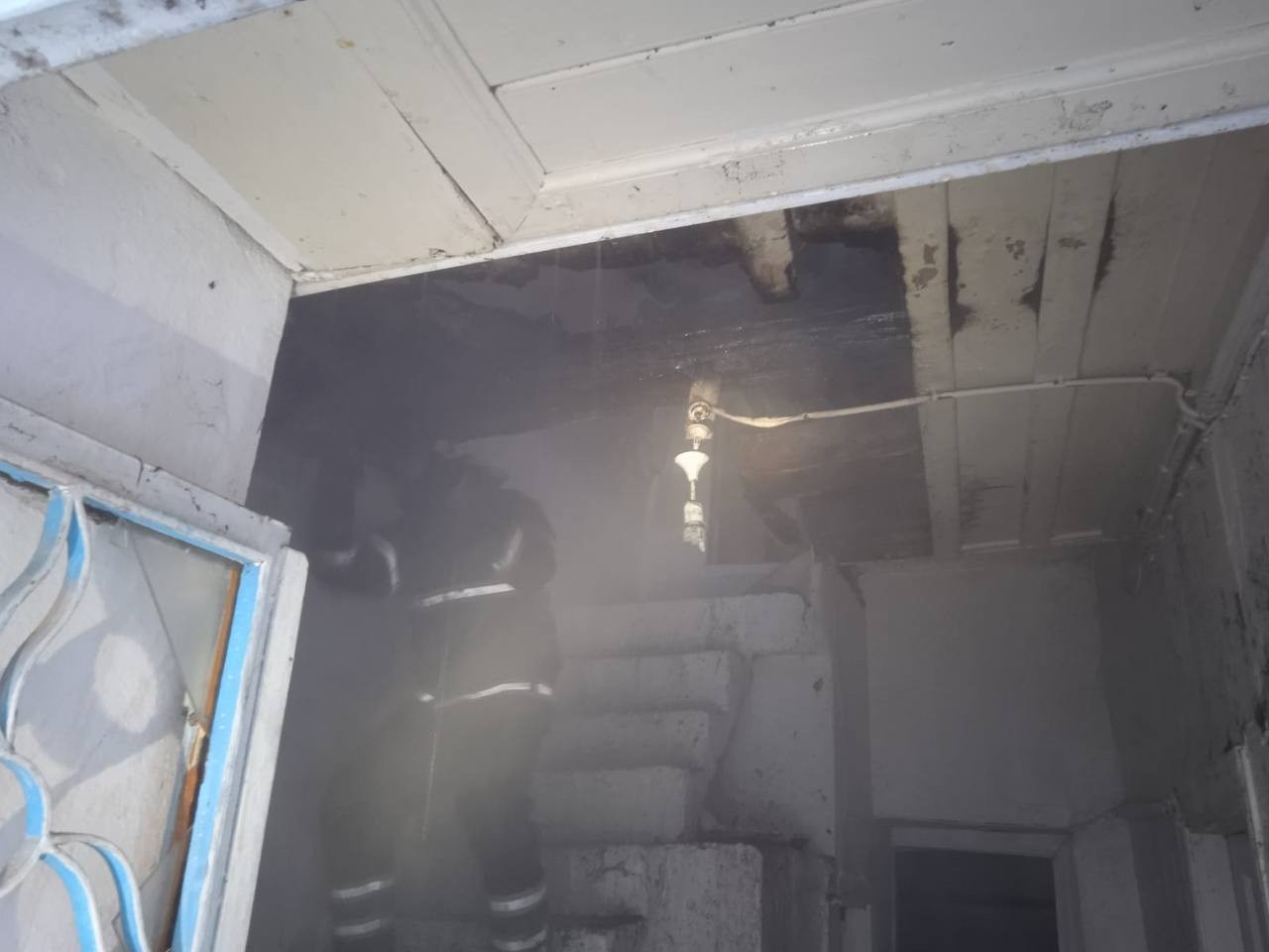 Bayburt'ta ahşap evde çıkan yangın söndürüldü