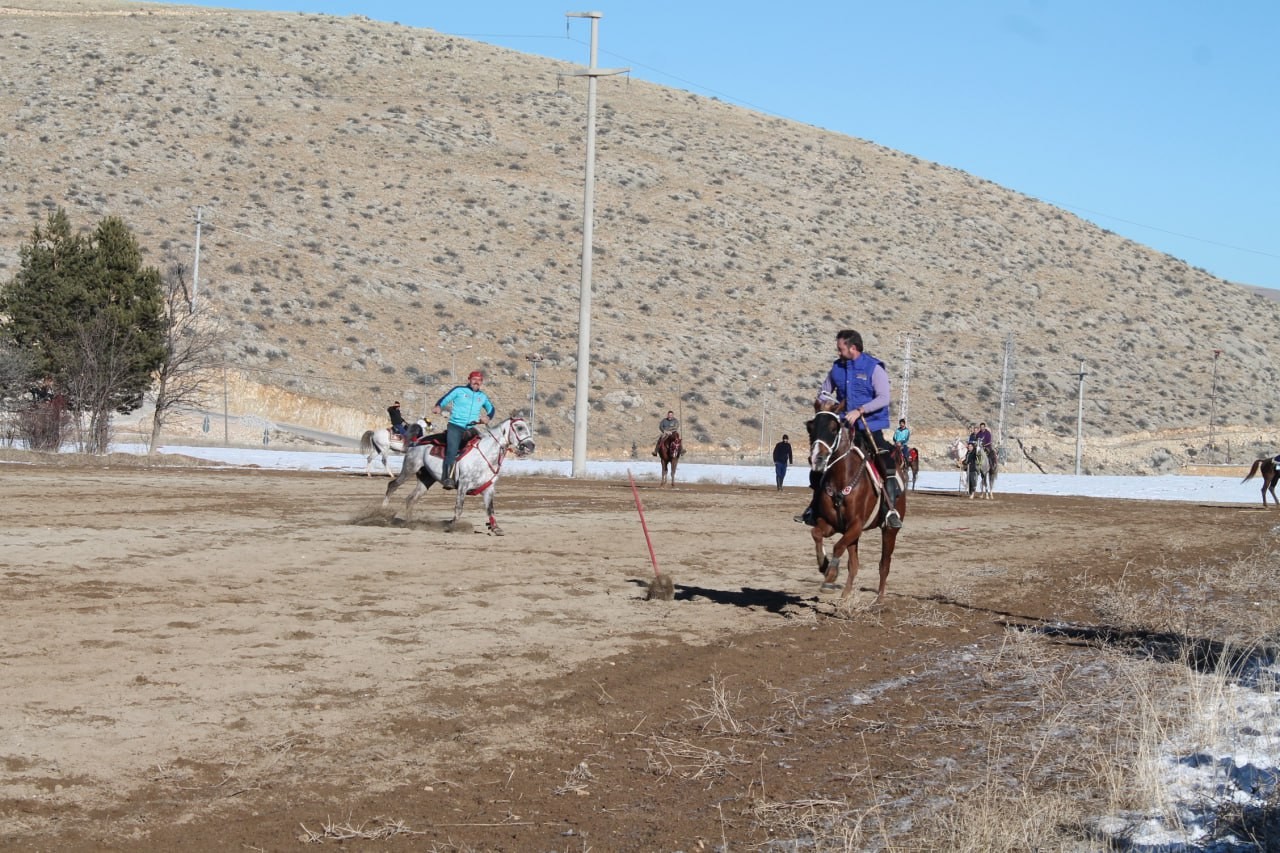 Bayburt'ta cirit müsabakasında zor anlar yaşandı