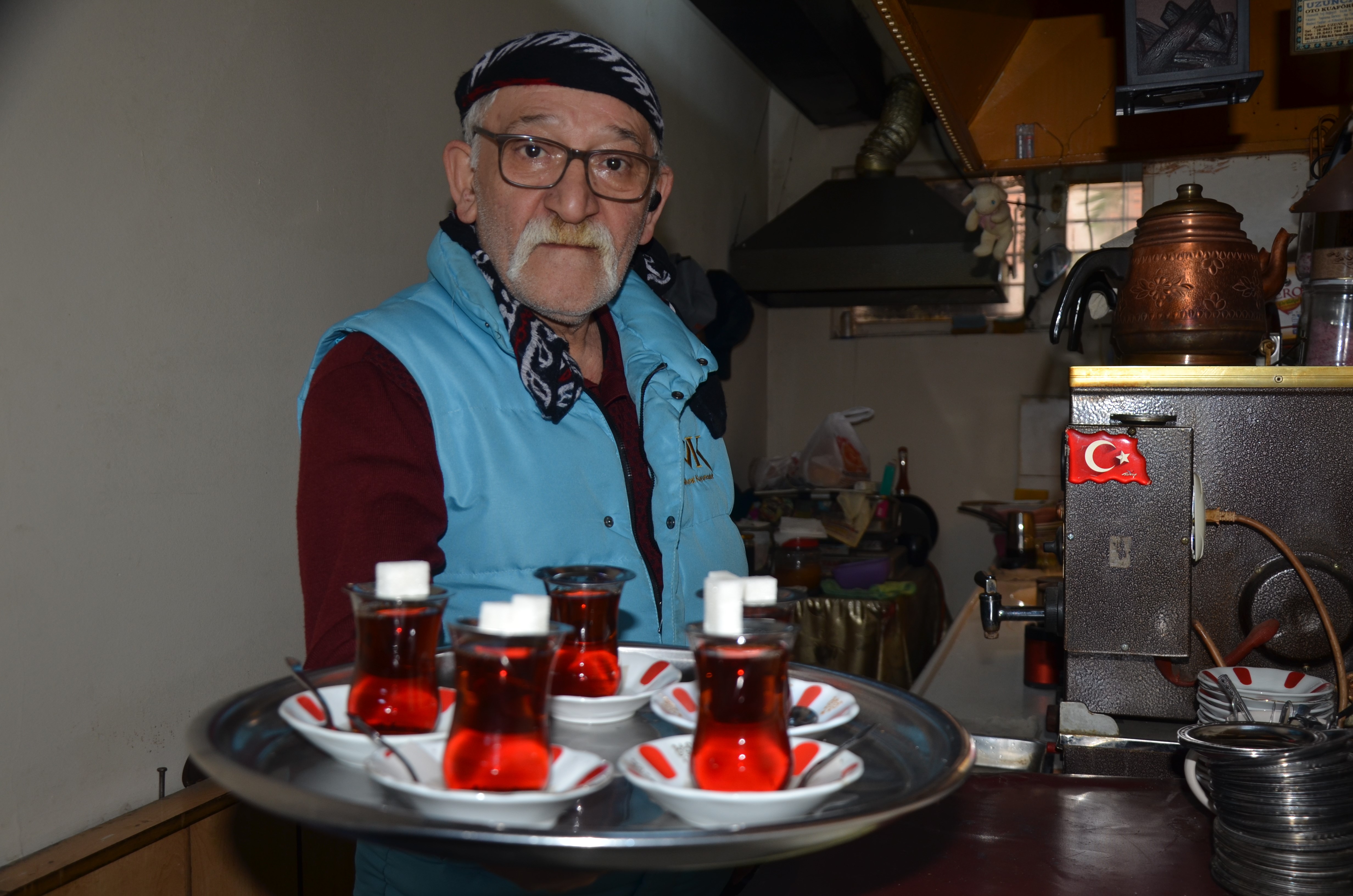 Ordu'da 53 yıldır çay kazanının başında