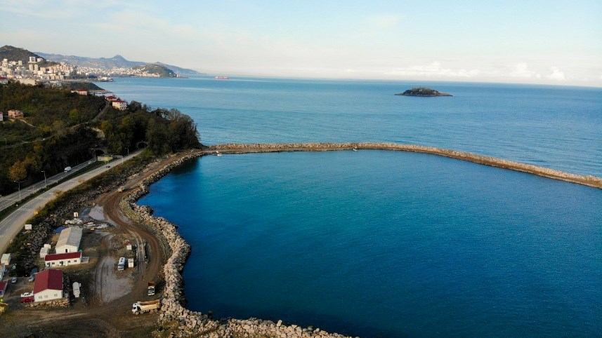 Türkiye'nin en büyük balıkçı barınağı! Doğu Karadeniz'de yapılıyor