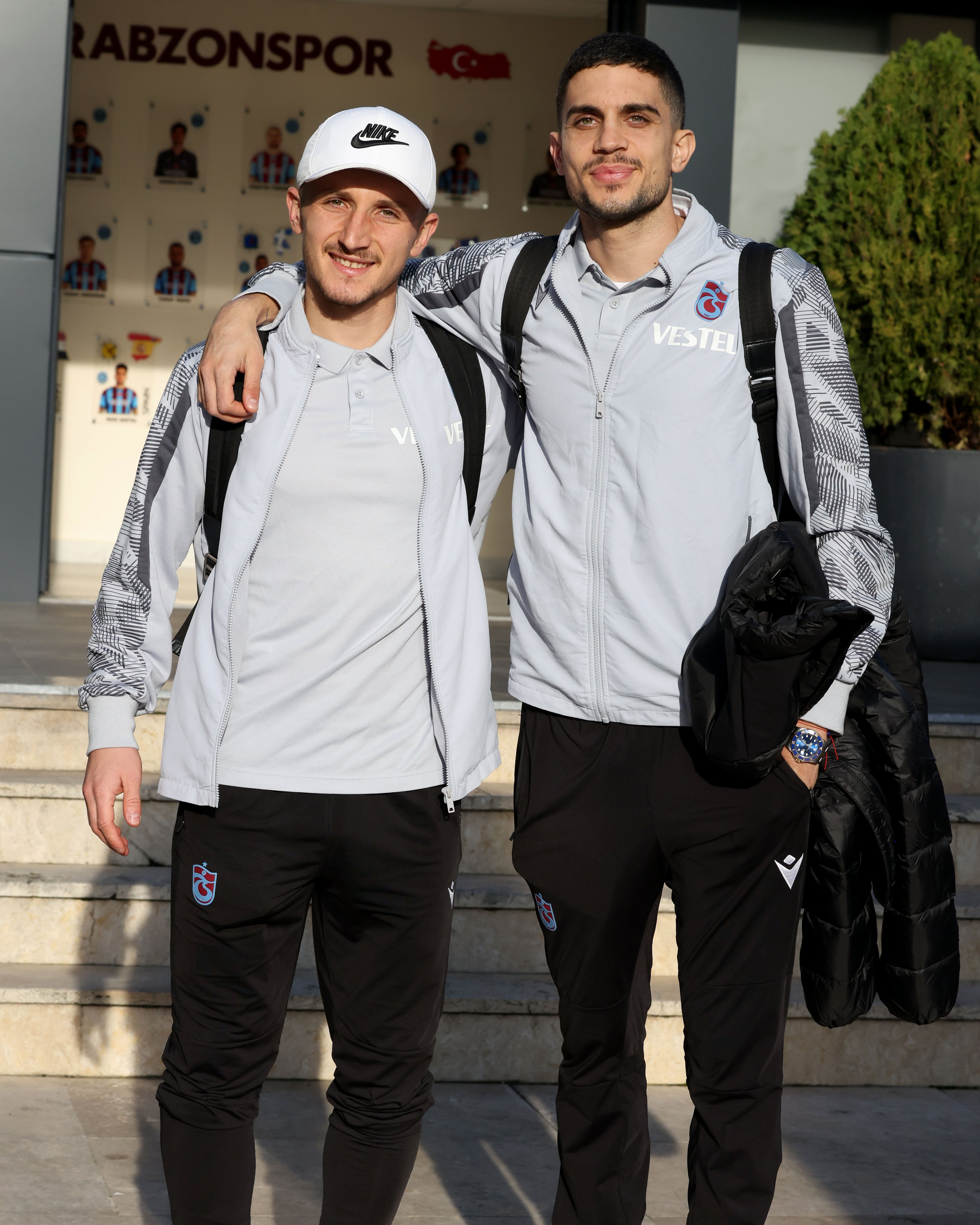 Trabzonspor kupa maçı için İstanbul’a gitti