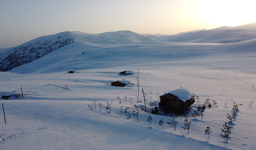 Bayburt-Trabzon sınırı beyaza büründü