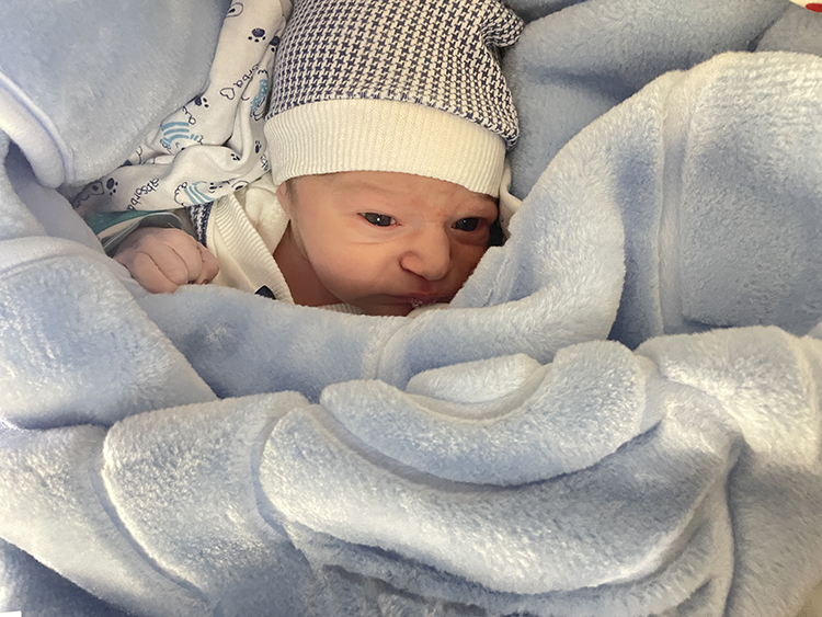 Yeni yılın ilk bebekleri dünyaya geldi