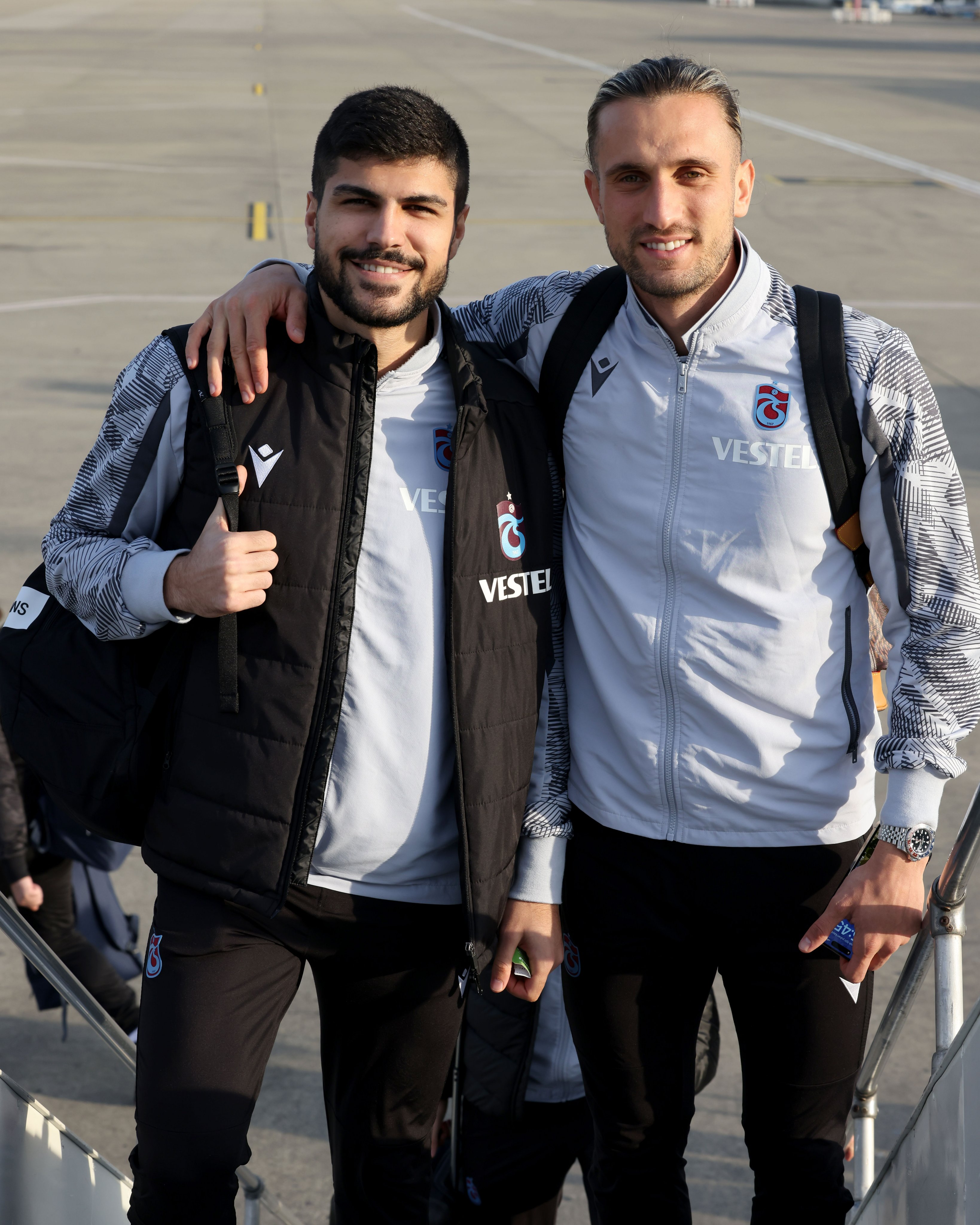 Trabzonspor kupa maçı için İstanbul’a gitti