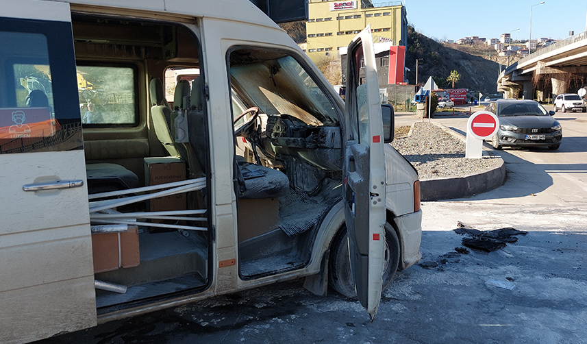 facianın eşiğinden dönüldü! Yakıt alan araç alev aldı