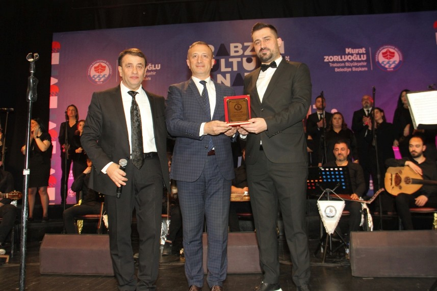 Trabzon'da KA-FEM Derneği gönül telini titretti