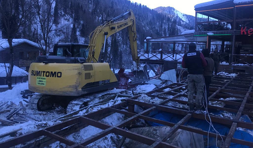 'Kesin korunacak hassas alan' ilan edilmişti! Ayder Yaylası'nda yıkımlar başladı