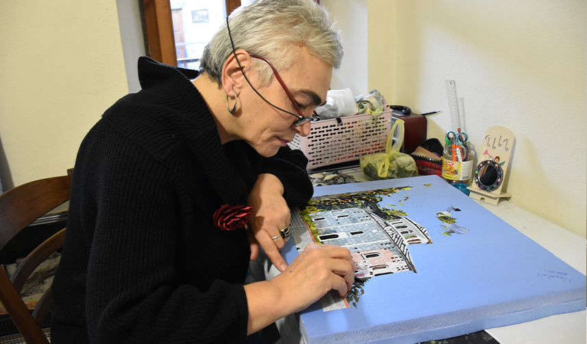 Kumaş-tablo-sanatında-Trabzon'da-usta-öğretici-oldu