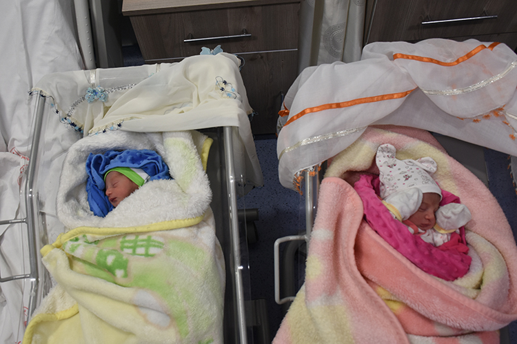 Yeni yılın ilk bebekleri dünyaya geldi