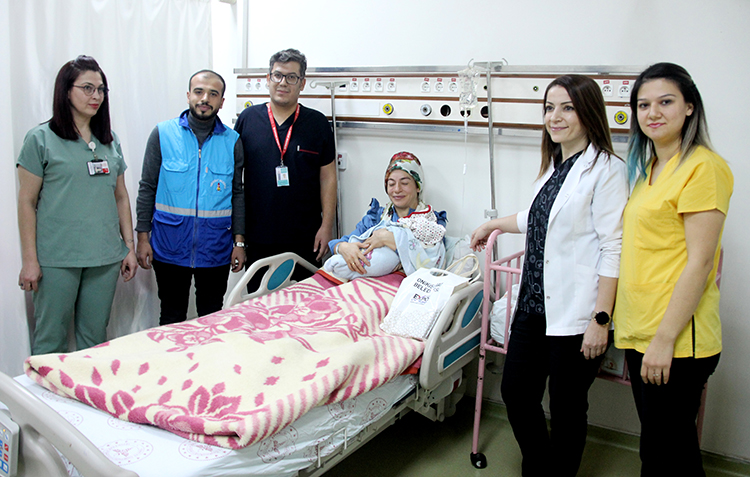 Yeni yılın ilk bebekleri dünyaya geldi