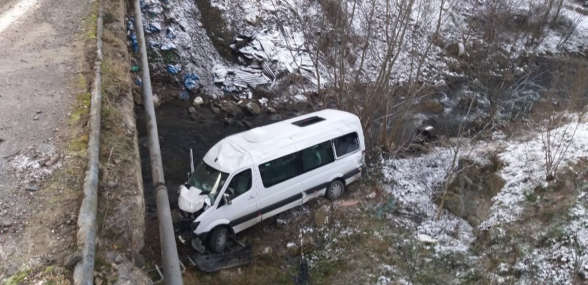 Ordu'da feci kaza! Öğrenci servisi köprüden uçtu