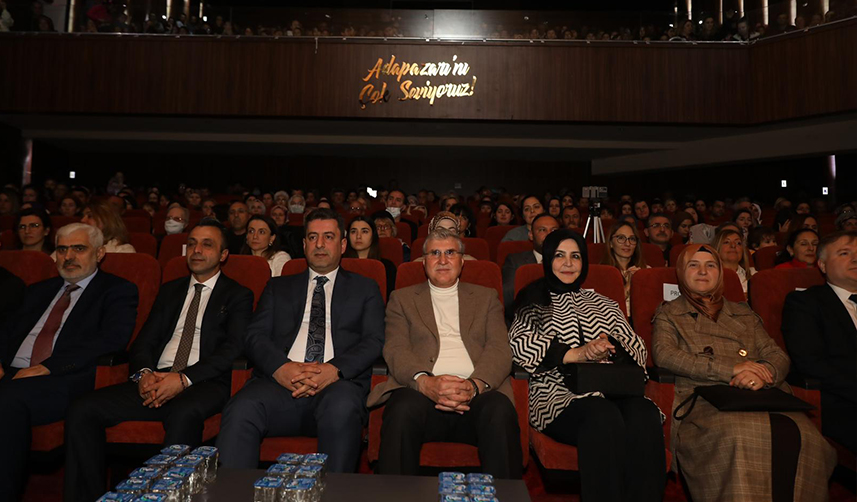 Sakarya'da şarkılar bizi söyler biz de şarkı söyleriz konseri