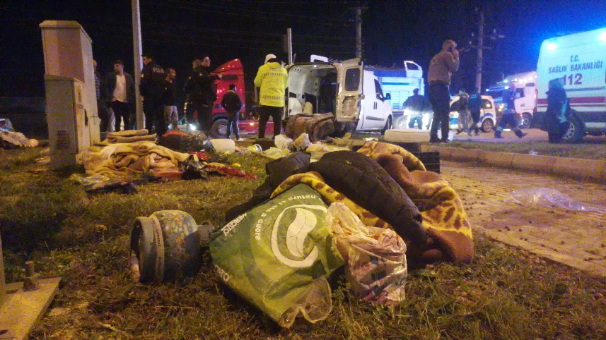 Samsun'da iki araç birbirine girdi! 6 yaralı