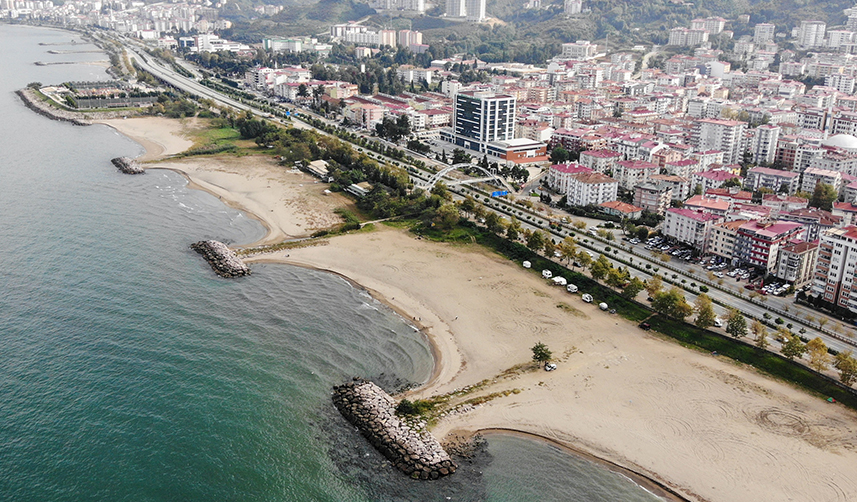 Tamamlanması-halinde-Doğu-Karadeniz’in-en-uzun-plajı-olacak
