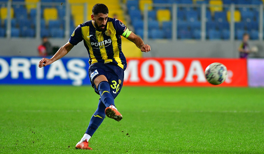 Trabzonspor’a da yazılmıştı! Eski takımına geri döndü