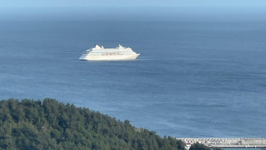 Trabzon’a gelen kruvaziyer Bartın’da kaza yaptı