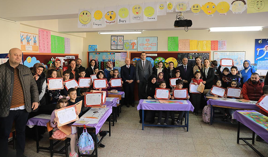 Trabzon'da Başkan Ekim, miniklerin karne sevincine ortak oldu