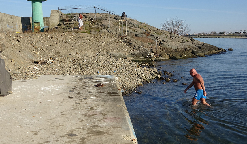 Trabzon'da deniz sezonunu erken açtılar