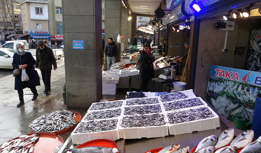 Trabzon'da-hamsi-azaldı!-İstavritin-fiyatı-şoke-etti