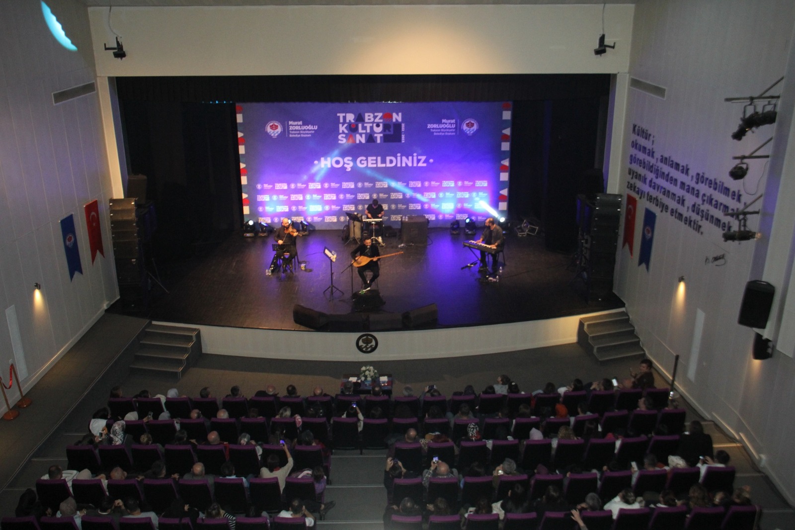 Trabzon'da İsmail Altunsaray'dan muhteşem konser!