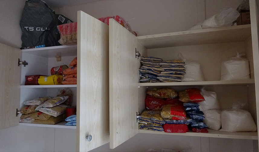 Trabzon'da muhtarlık binasını markete çevirdi! Para kabul etmiyor