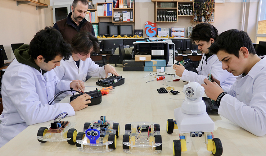 Trabzon'daki meslek liselerinden devlet kurumlarına milyonlarca liralık gelir