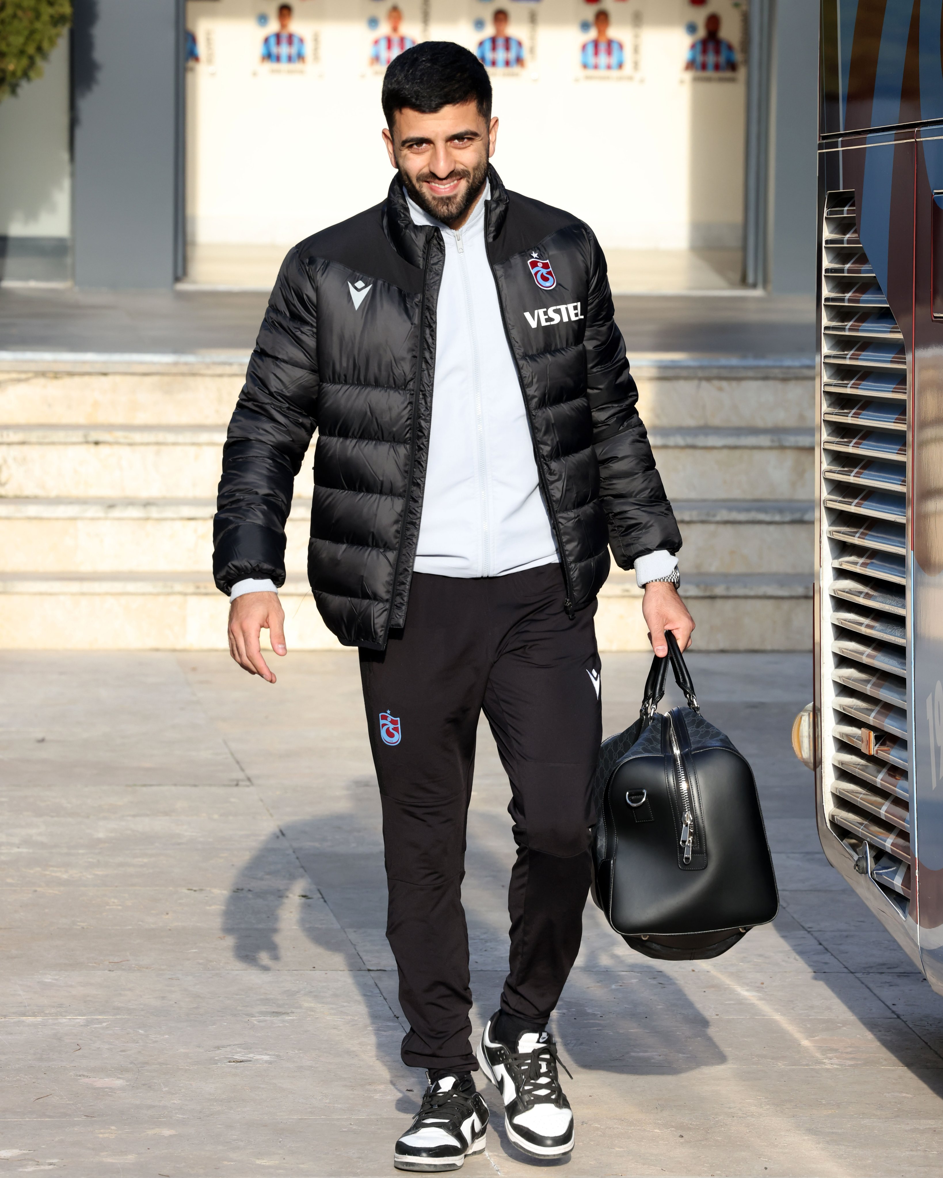 Trabzonspor kupa maçı için İstanbul’a gitti