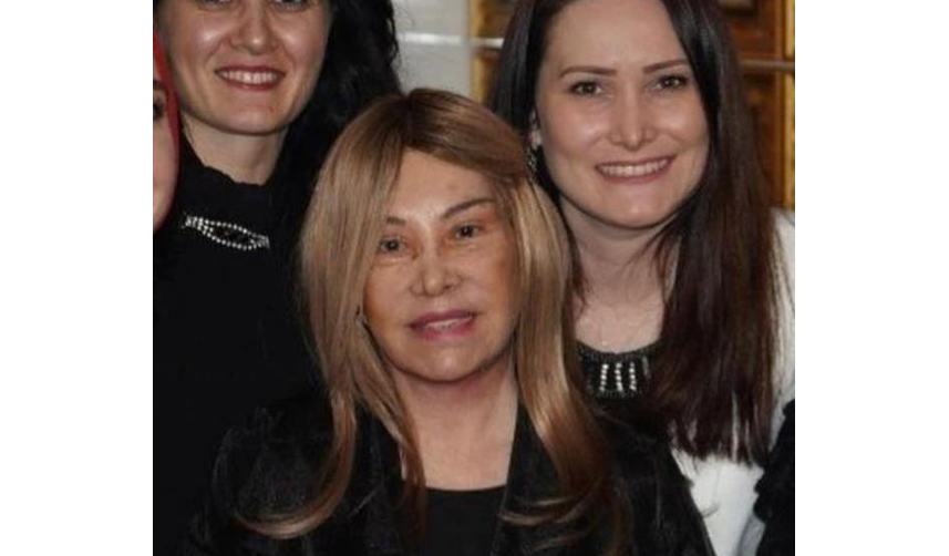 Ünlü-şarkıcının-bu-hali-görenleri-şoke-etti!-81-yaşında-estetik-yaptırdı