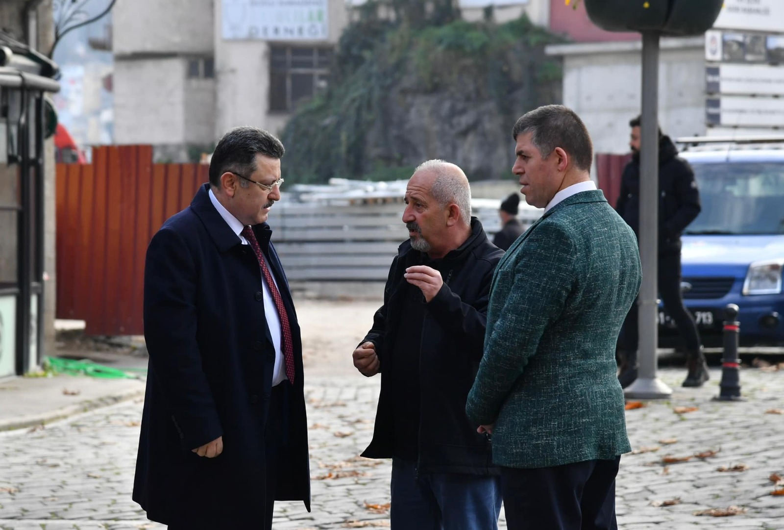 Genç, vatandaşlarla buluştu! “Trabzon dünyaya açılan bir şehir haline geldi!”