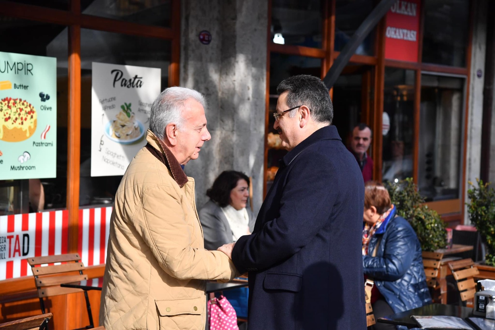 Genç, vatandaşlarla buluştu! “Trabzon dünyaya açılan bir şehir haline geldi!”