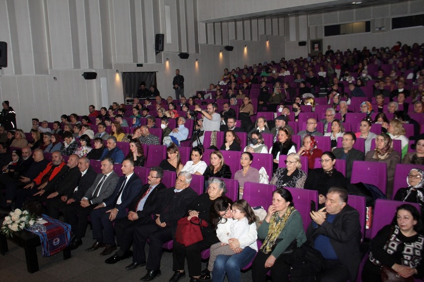 Trabzon'da KA-FEM Derneği gönül telini titretti