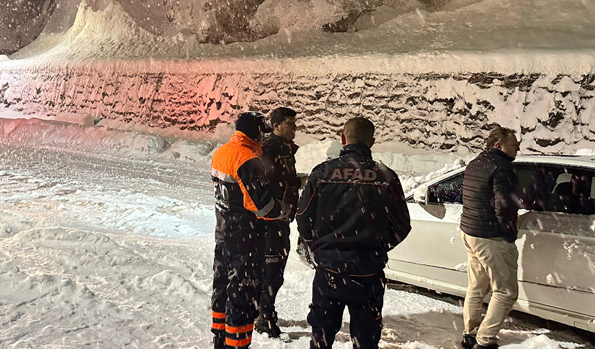 Rize'de yaylada 2 kişi kar nedeniyle mahsur kaldı