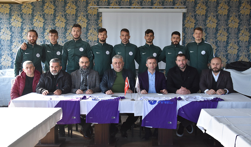 Yomraspor-yeni-transferleriyle-basının-karşısına-çıktı