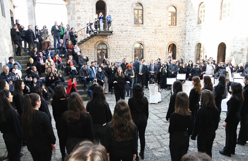 Trabzon’da Zifin Çiçekleri Kızlar Manastırı’nda