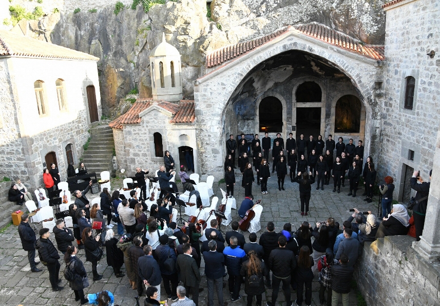 Trabzon’da Zifin Çiçekleri Kızlar Manastırı’nda
