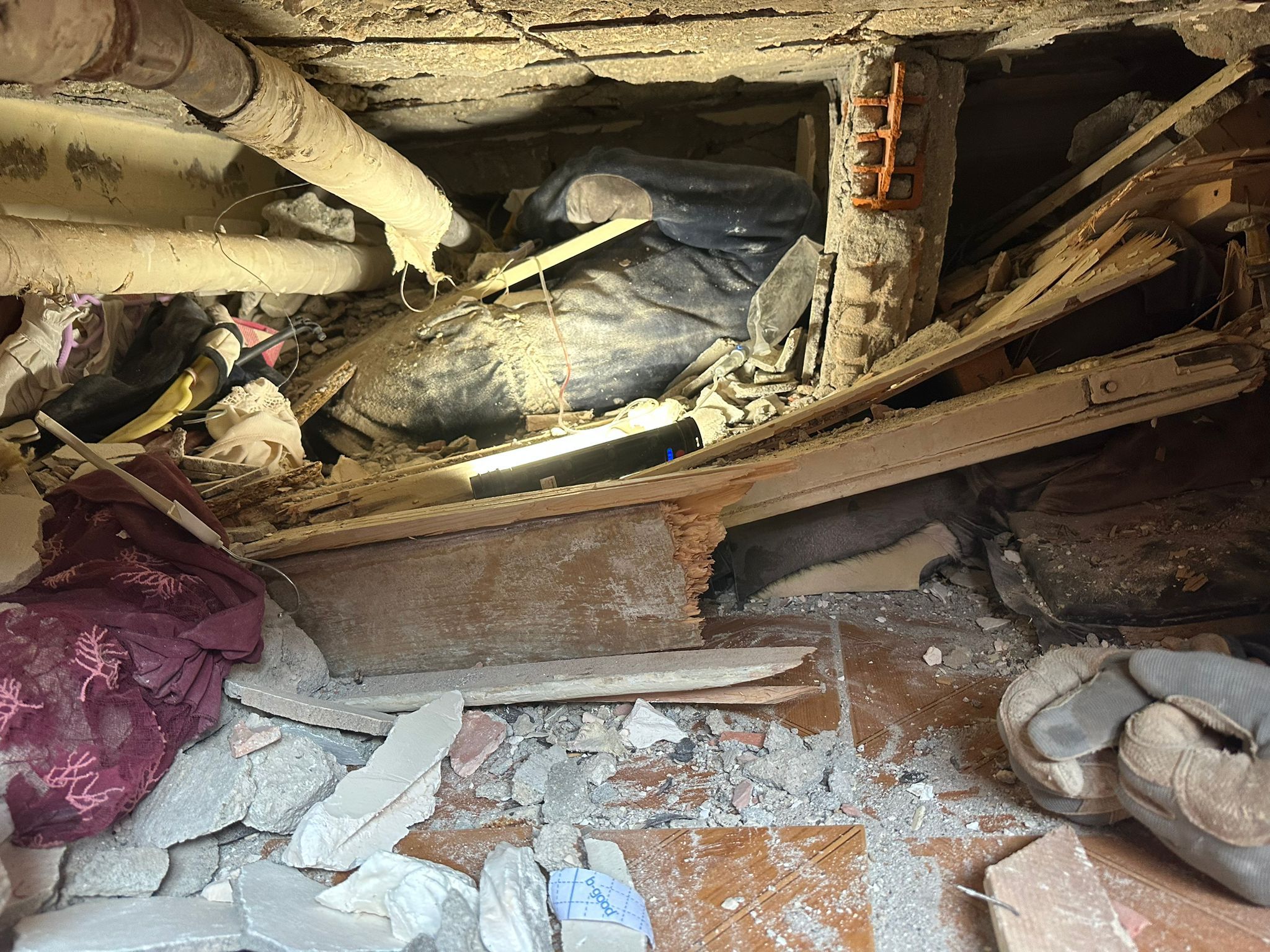 Umutlar tükenmedi! 162. saatte bir depremzede daha enkazdan çıkartıldı