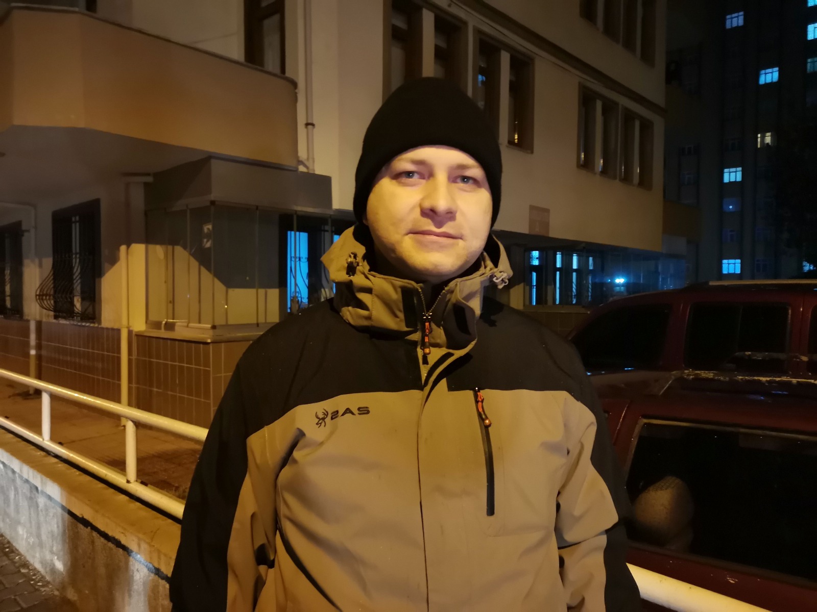 Malatya'daki depremde evleri yıkılan 20 kişilik aile Trabzon'a getirildi