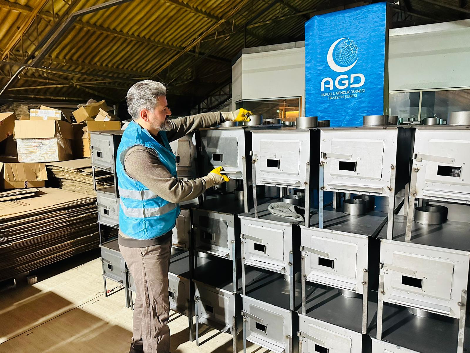 Trabzon'da üretilen 600 soba depremzedeleri ısıtacak! 