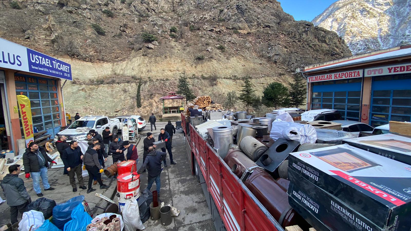 Karadeniz'den deprem bölgesine yardım seferberliği devam ediyor