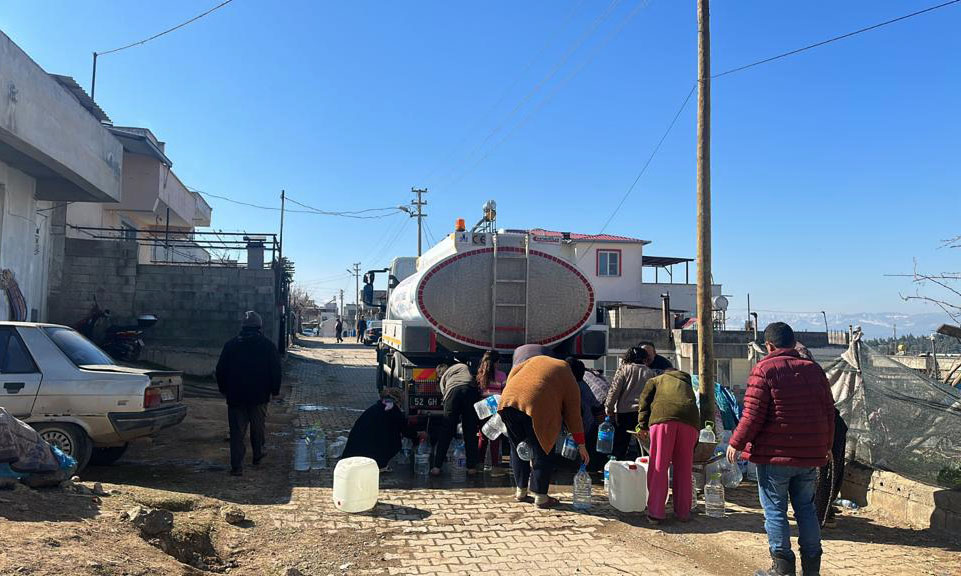 Karadeniz'den deprem bölgesine yardımlar devam ediyor
