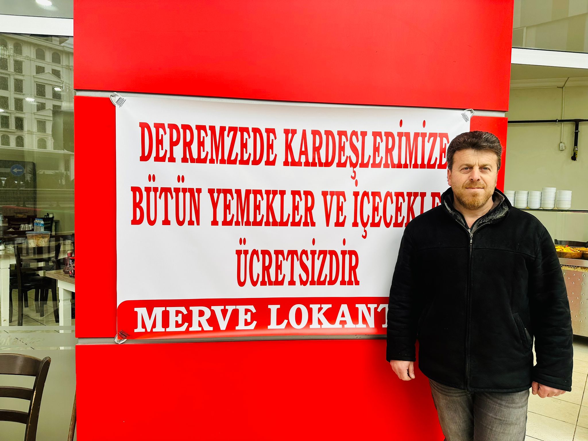 Trabzon'da esnaf depremzedelere ücretsiz yemek dağıtıyor