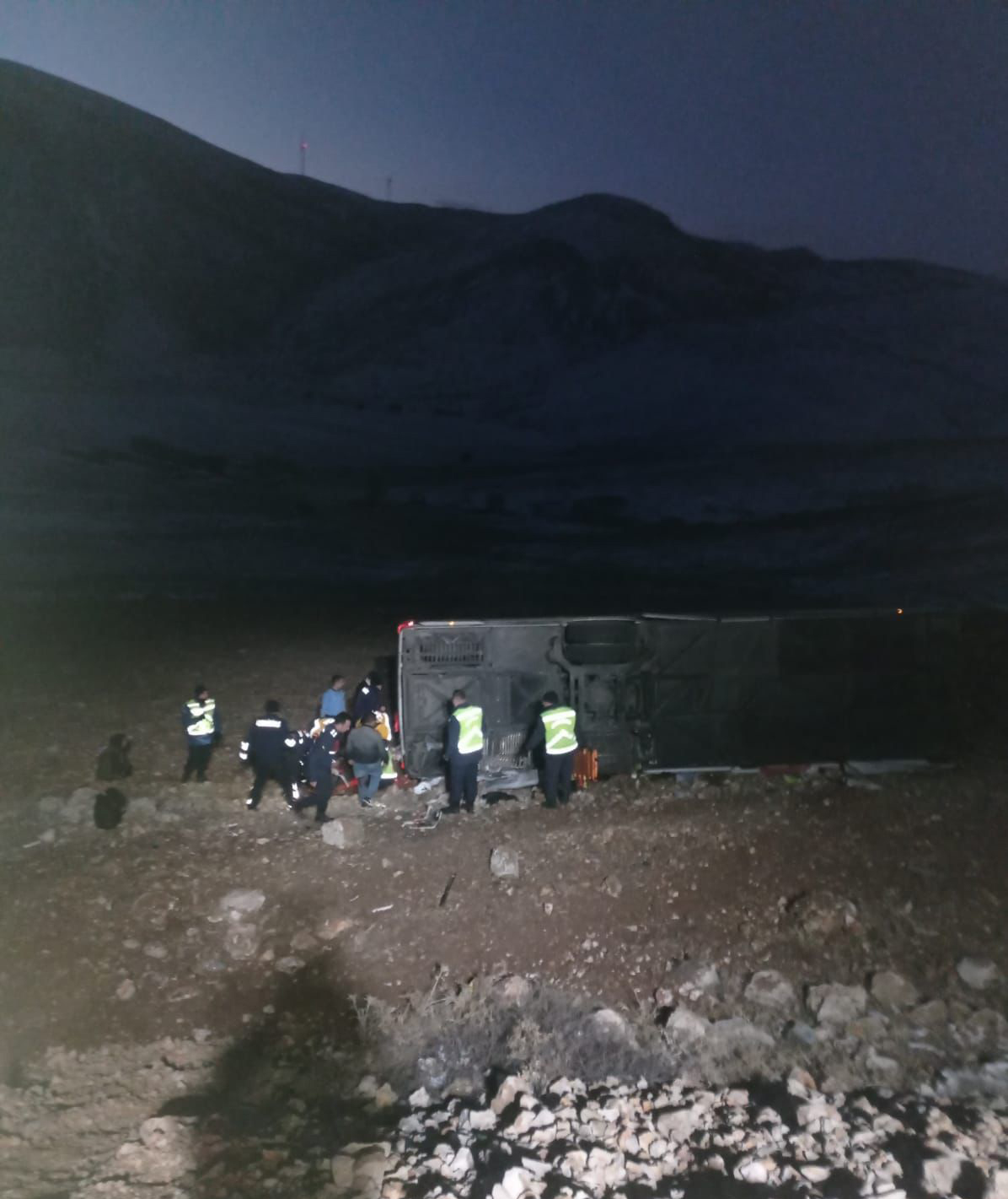 Afyonkarahisar'da otobüs devrildi! Ölü ve yaralılar var