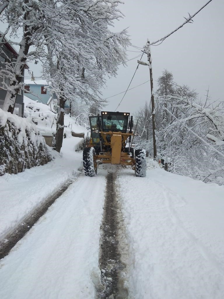 Giresun’da kar etkili oldu! Ekipler işe koyuldu