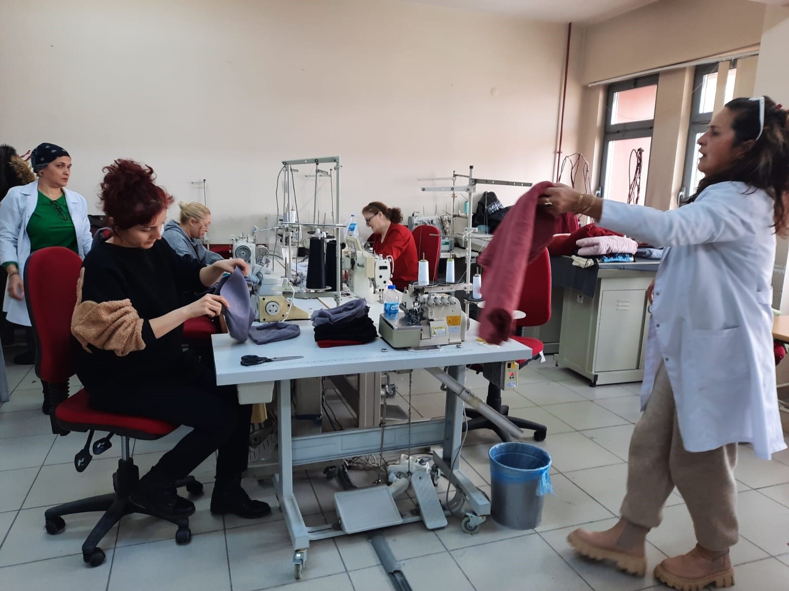 Giresun Halk Eğitim bu defa depremzedeler için üretiyor