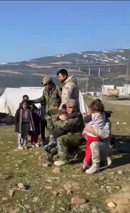 MSB: “Mehmetçik bölgedeki yardım faaliyetlerinde evlatlarımızı unutmuyor”