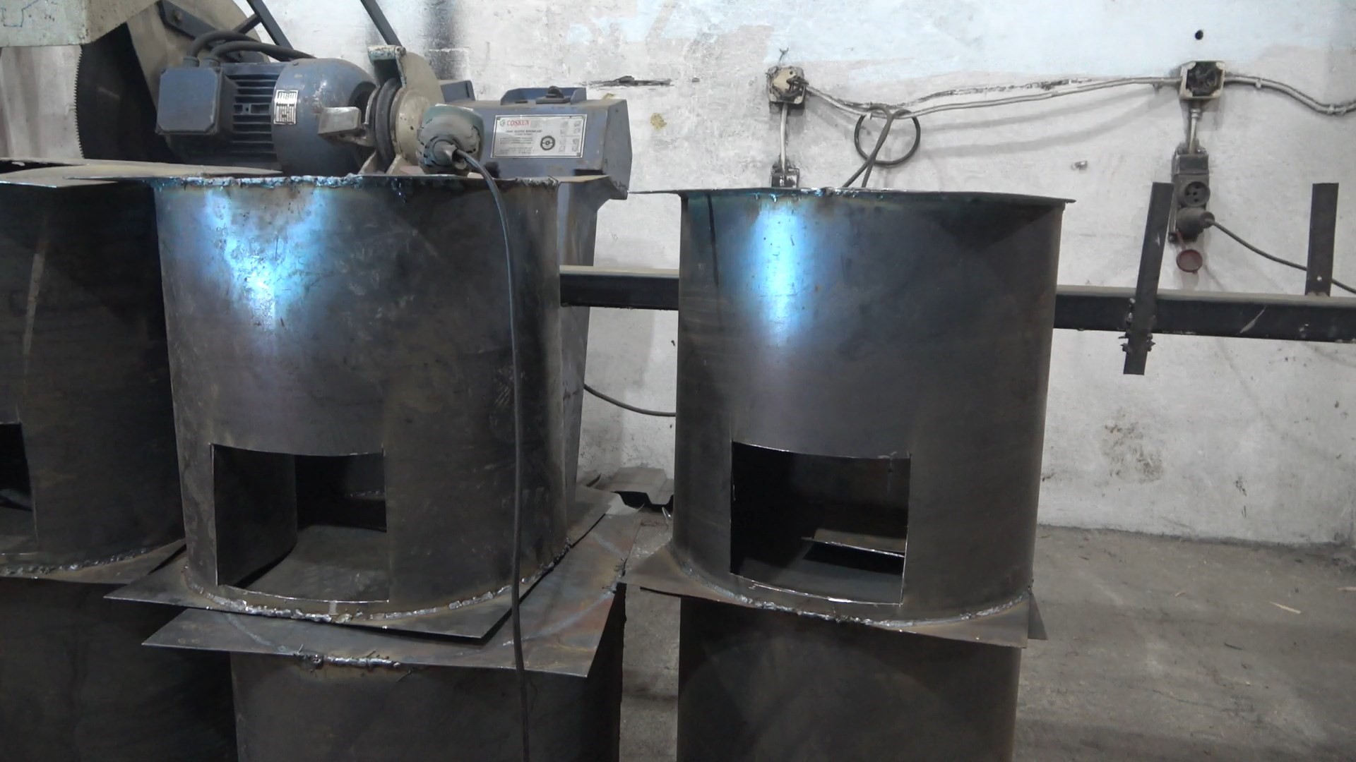 Gümüşhane’de sanayi esnafı depremzedeler için soba üretmeye başladı